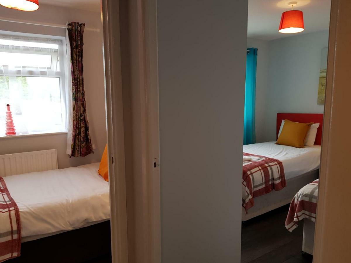 Penllech House - Huku Kwetu Notts - 3 Bedroom Spacious Lovely And Cosy With A Free Parking- Affordable And Suitable To Group Business Travellers ノッティンガム エクステリア 写真