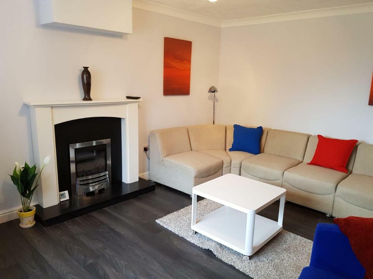 Penllech House - Huku Kwetu Notts - 3 Bedroom Spacious Lovely And Cosy With A Free Parking- Affordable And Suitable To Group Business Travellers ノッティンガム エクステリア 写真